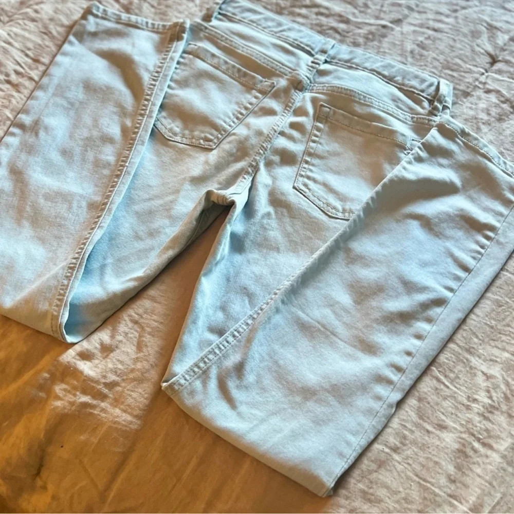 3/$19 Old Navy/Gap Relaxed Slim built-in-tough light wash jeans